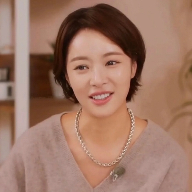 hwang jung eum