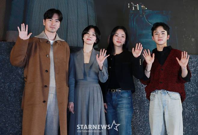 Song Hye-kyo Jeon Yeo-bin