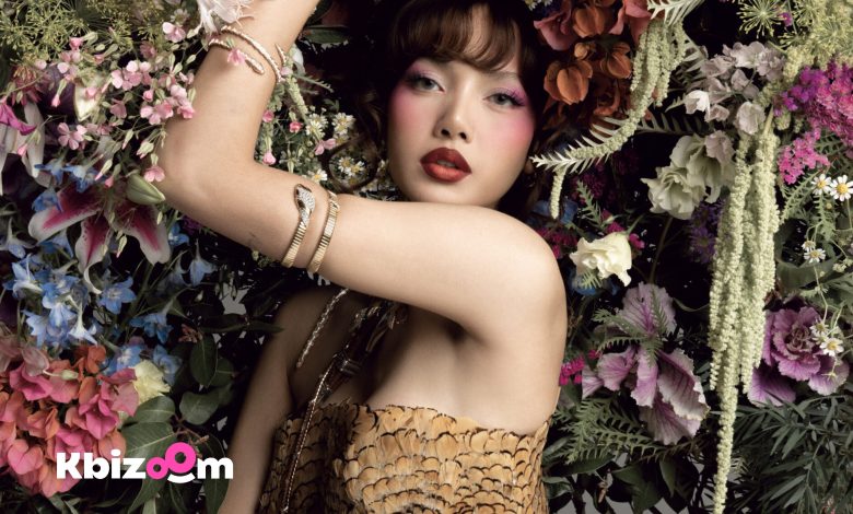 Lisa V Magazine thumb