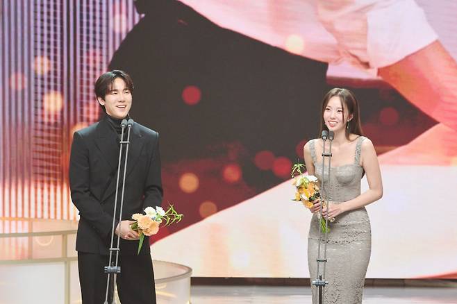 yoo-yeon-seok chae soo bin