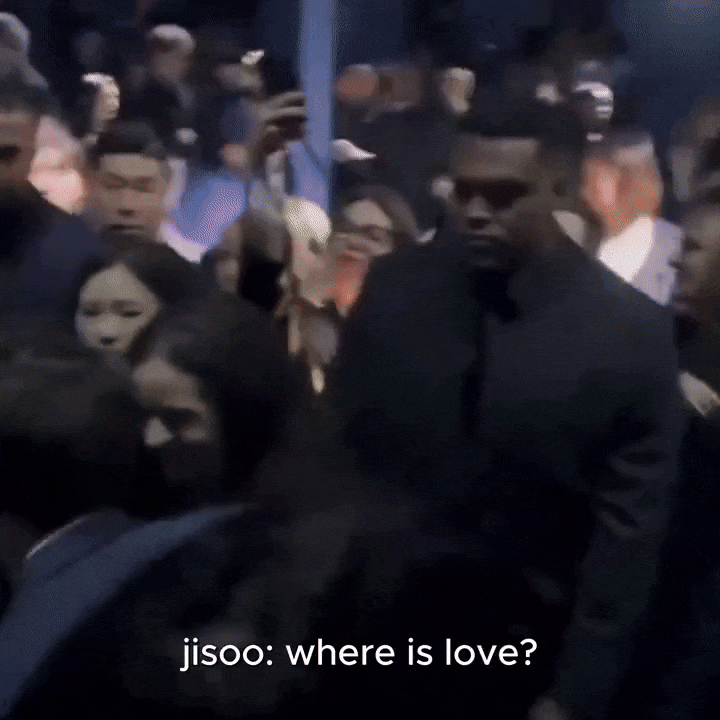 Jisoo showed excitement and interest when inquiring about Love during her meeting with Frédéric Arnault at Paris Fashion Week in September.