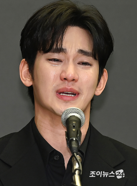 Kim Soo-hyun Accuses Late Kim Sae-ron's Family of Fabricated Evidence 4