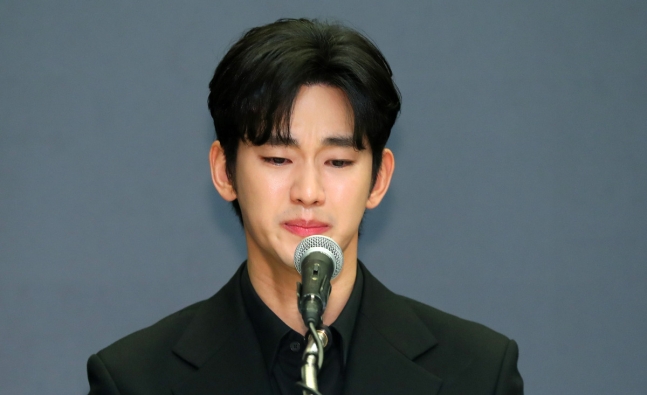 Kim Soo Hyun Tearfully Denies Allegations 2