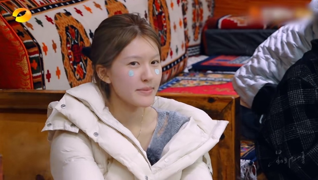 Zhao Lusi Sparks Outrage After TV Appearance Criticizing Parents and Life Struggles