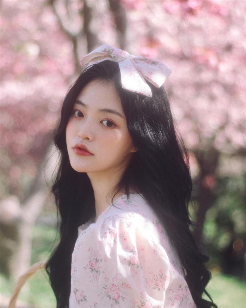 Ex-DIA Ahn Somyi Denies Dating Rumors With Kim Kwang Soo 1