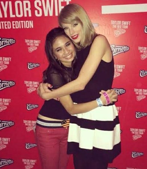 niki taylor swift concert