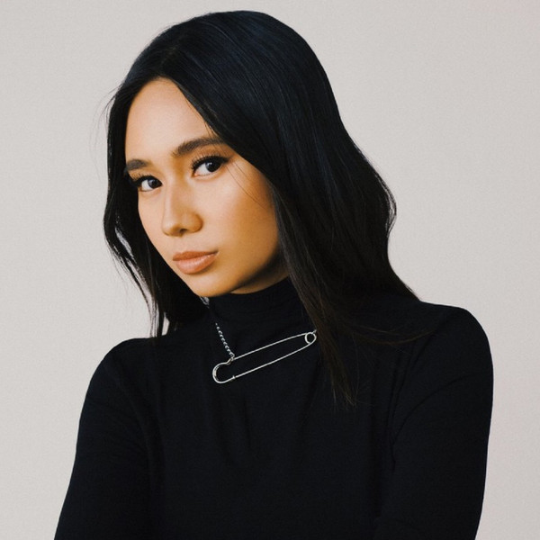 niki singer profile