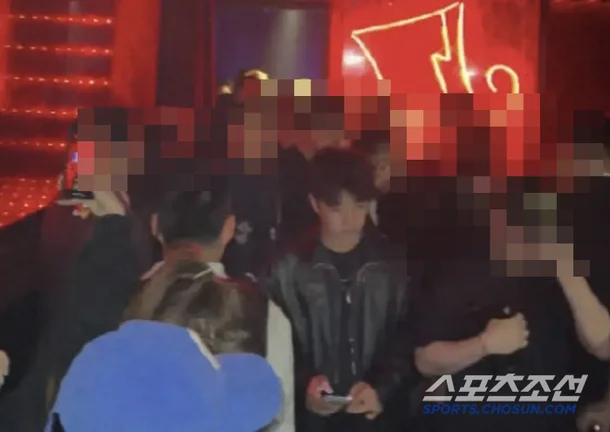 Former BIGBANG Member Seungri Spotted at Nightclub