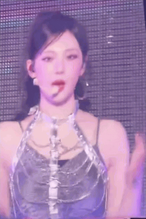 aespa Ningning Stuns with Breathtaking Visuals