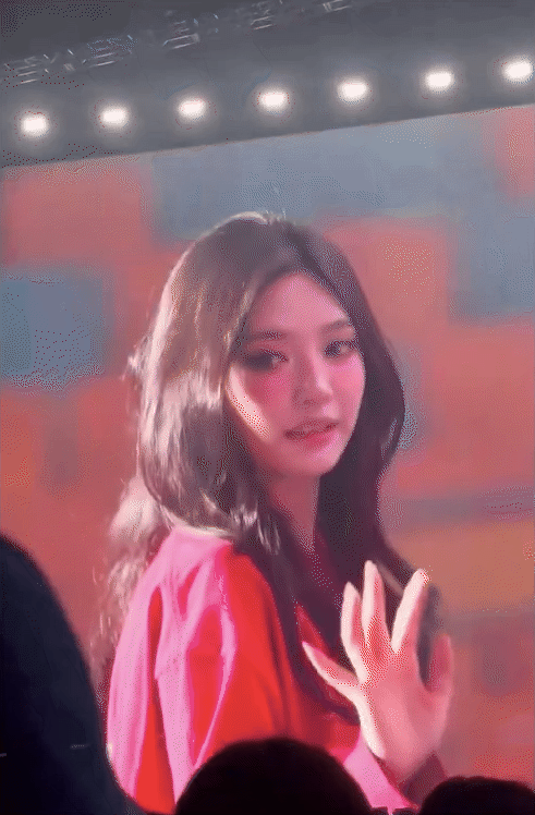 aespa Ningning Stuns with Breathtaking Visuals