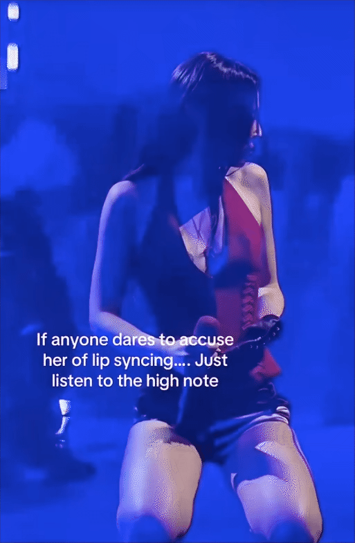 jennie shoking performance