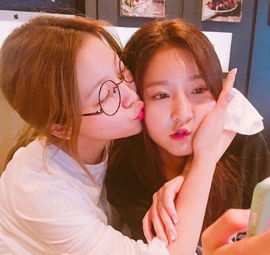 yeri red velvet and kim sae ron