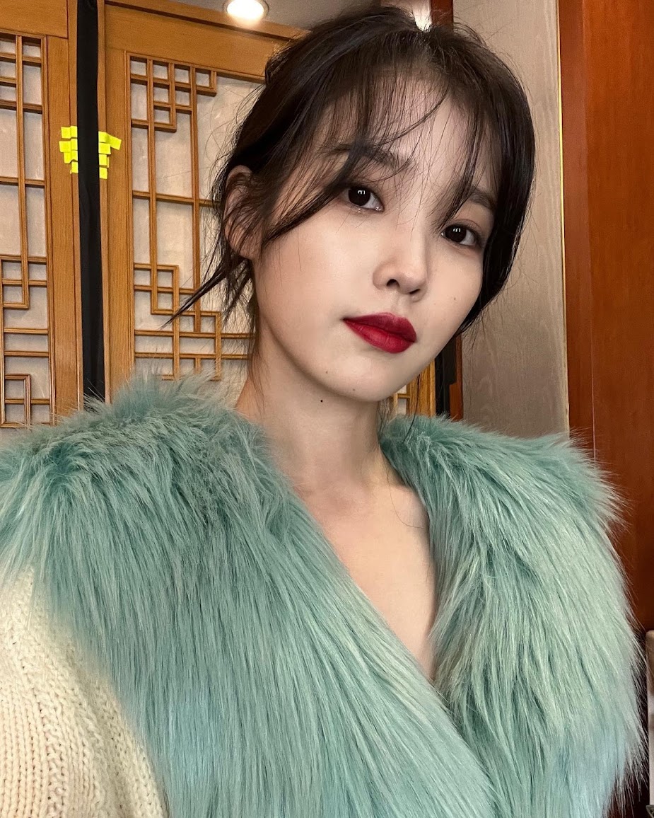 IU