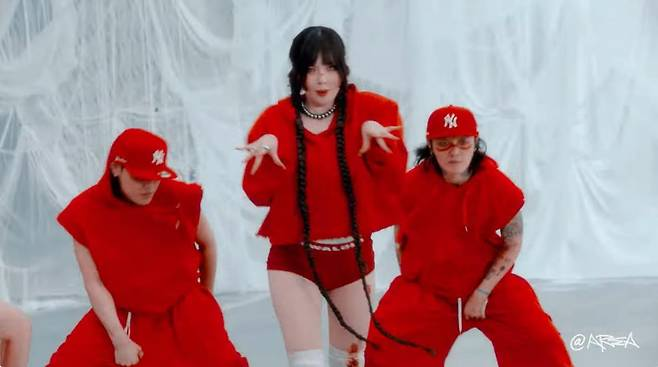 HyunA-Turns-Head-with1st-Comeback-Since-Marriage-to-Yong-Jun-hyung