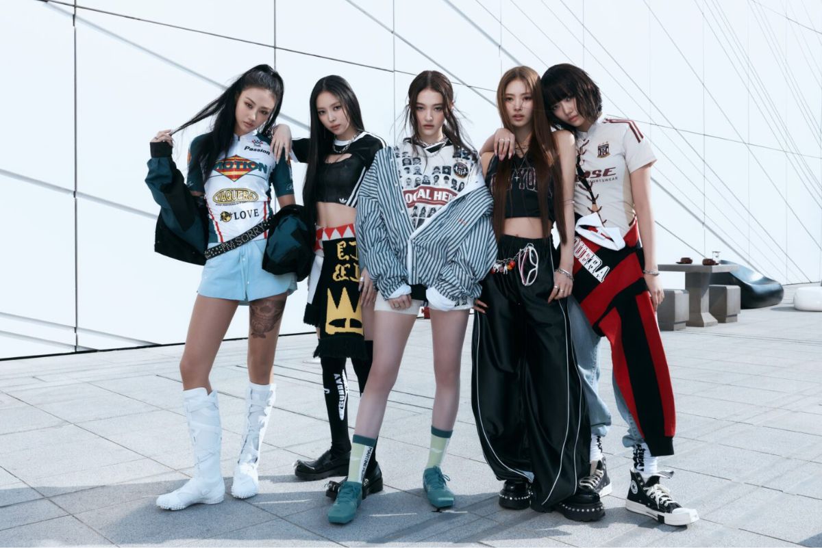 MEOVV - Hand Up Lyrics, Meaning and Song Credits thumbnail