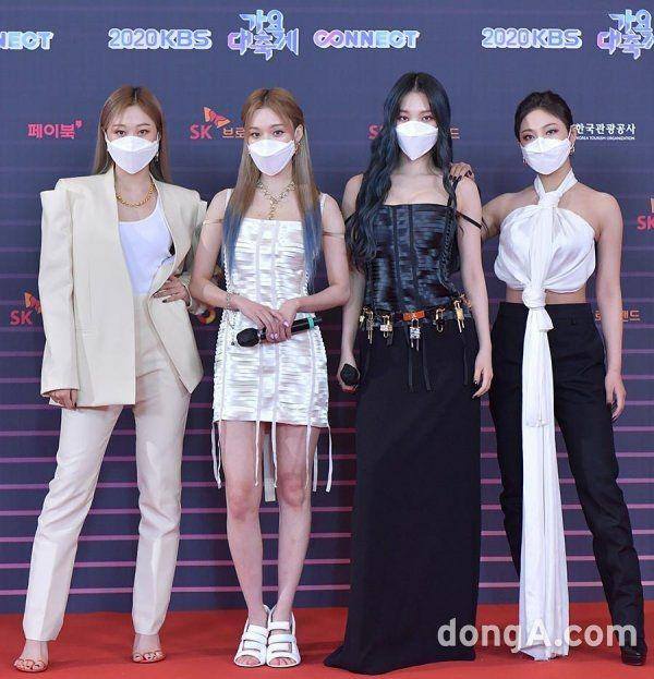 aespa old photo red carpet 1