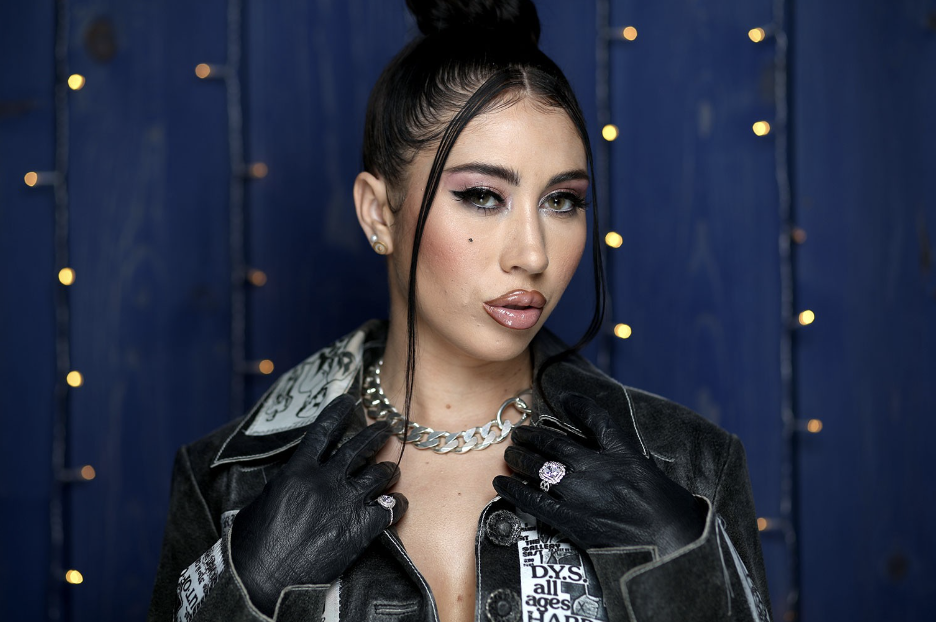 kali uchis profile 5
