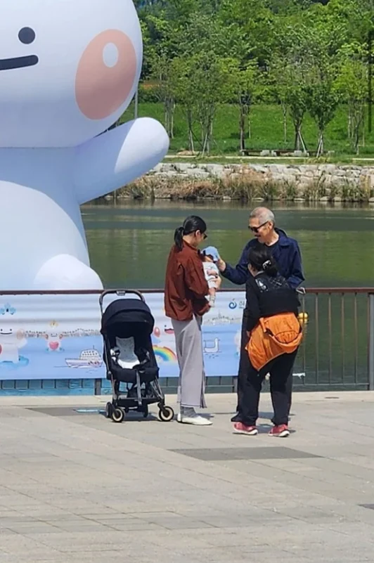kim-min-hee-hong-sang-soo-baby-outing