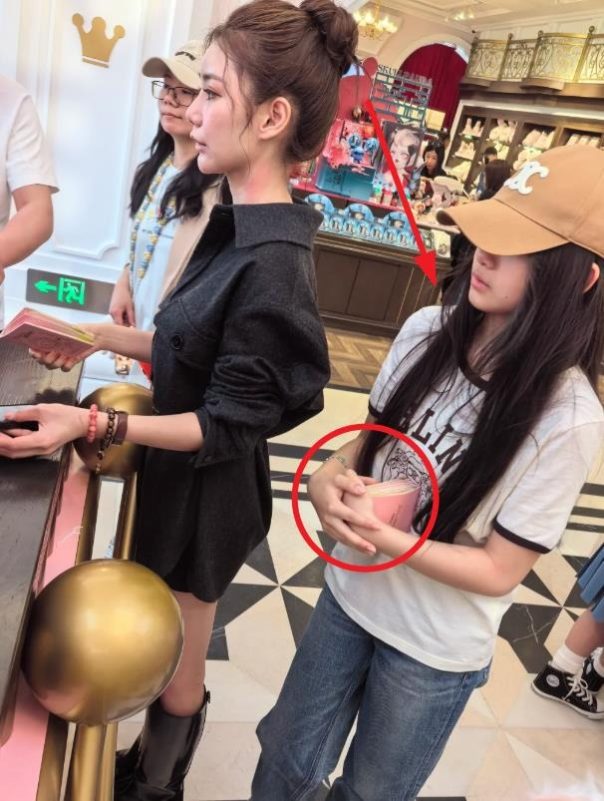 Rare Photos of Barbie Hsu’s Daughter Go Viral 2