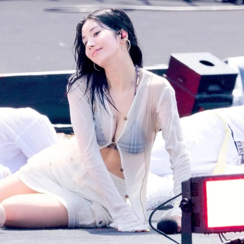 Kwon Eun-bi on Her Post-Waterbomb Fame 5