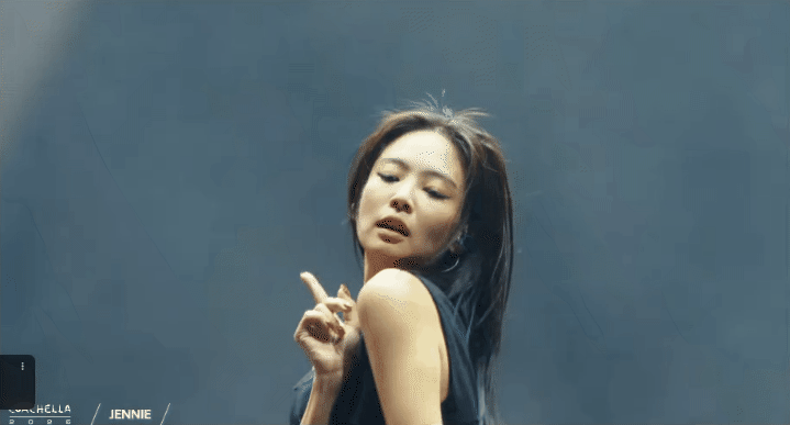 Jennie Coachella 2025 week 2 8