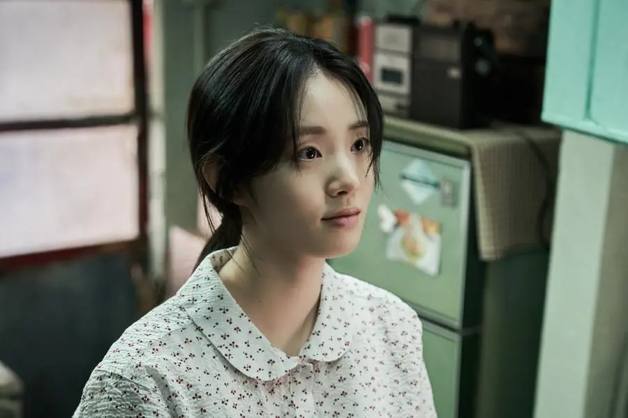Shin Si Ah Transforms From Innocent Young Girl To Legendary Assassin In New Film “The Old Woman With The Knife”