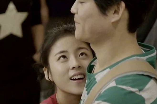 Reply 1994 Min Do-hee Shares Bali Photos First Kiss Scene with Actor Kim Sung-kyun 2