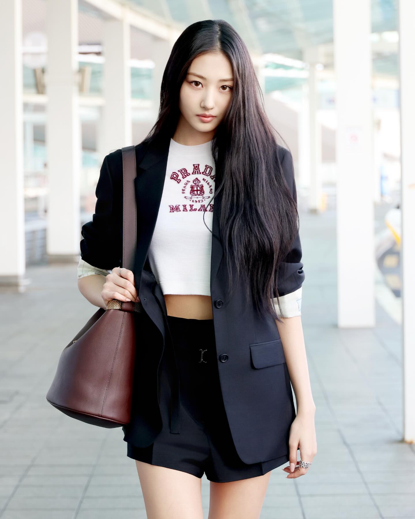 Has Prada Found Kim Soo Hyun’s Replacement MEOVV Gawon 5