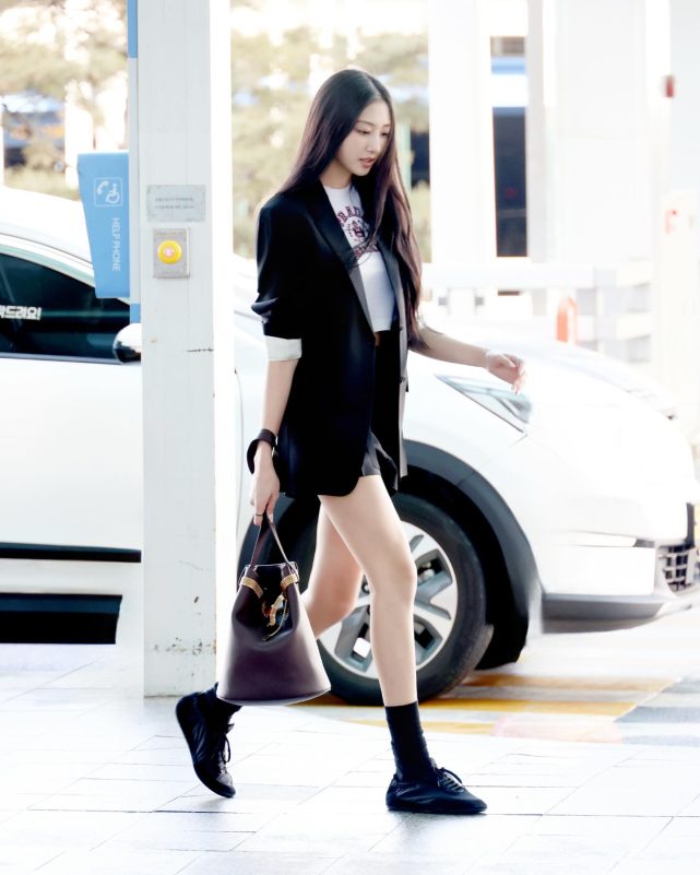 Has Prada Found Kim Soo Hyun’s Replacement MEOVV Gawon 4