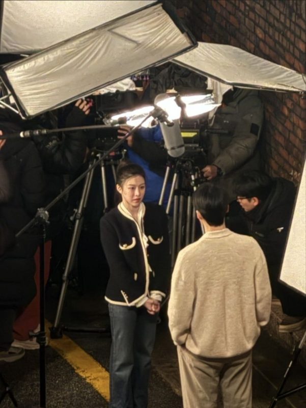 Kim Seon Ho and Go Yoon Jung Can This Love Be Translated 4