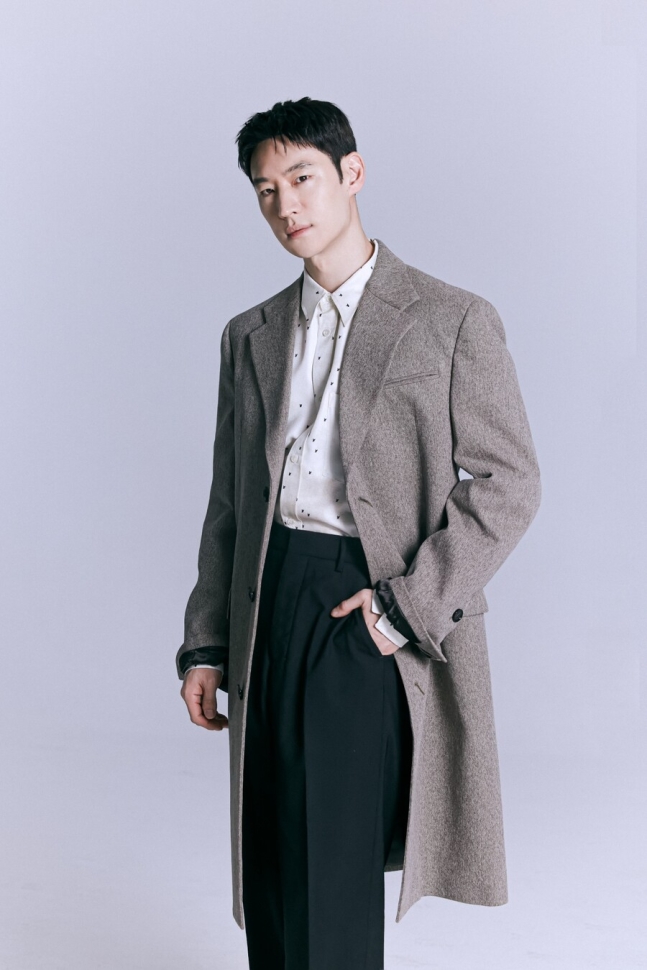 Lee Je-hoon on Acting, Aging, and Self-Worth 2