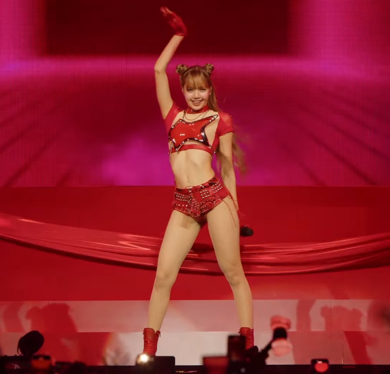 Lisa’s Shocking 18+ Coachella Performance Leaves Fans Blushing 1