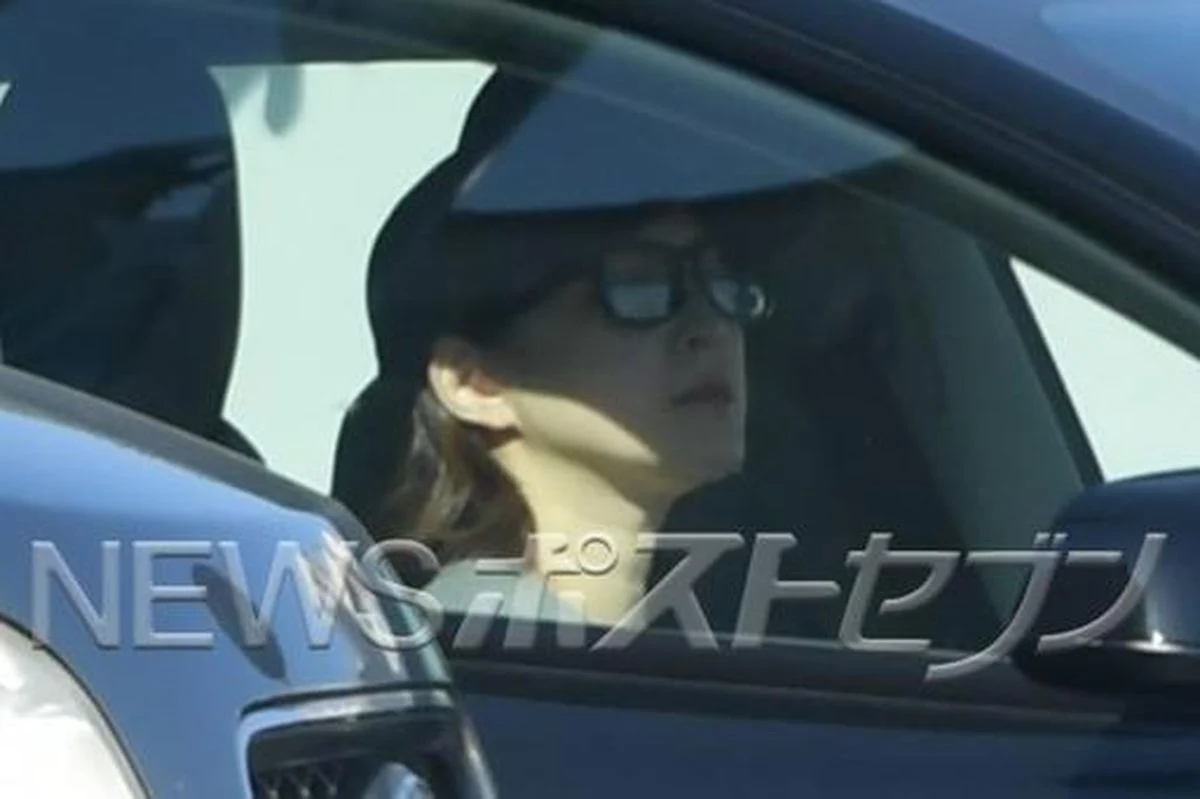 Hirosue was involved in a car accident on the Shin-Tōmei Expressway in Kakegawa