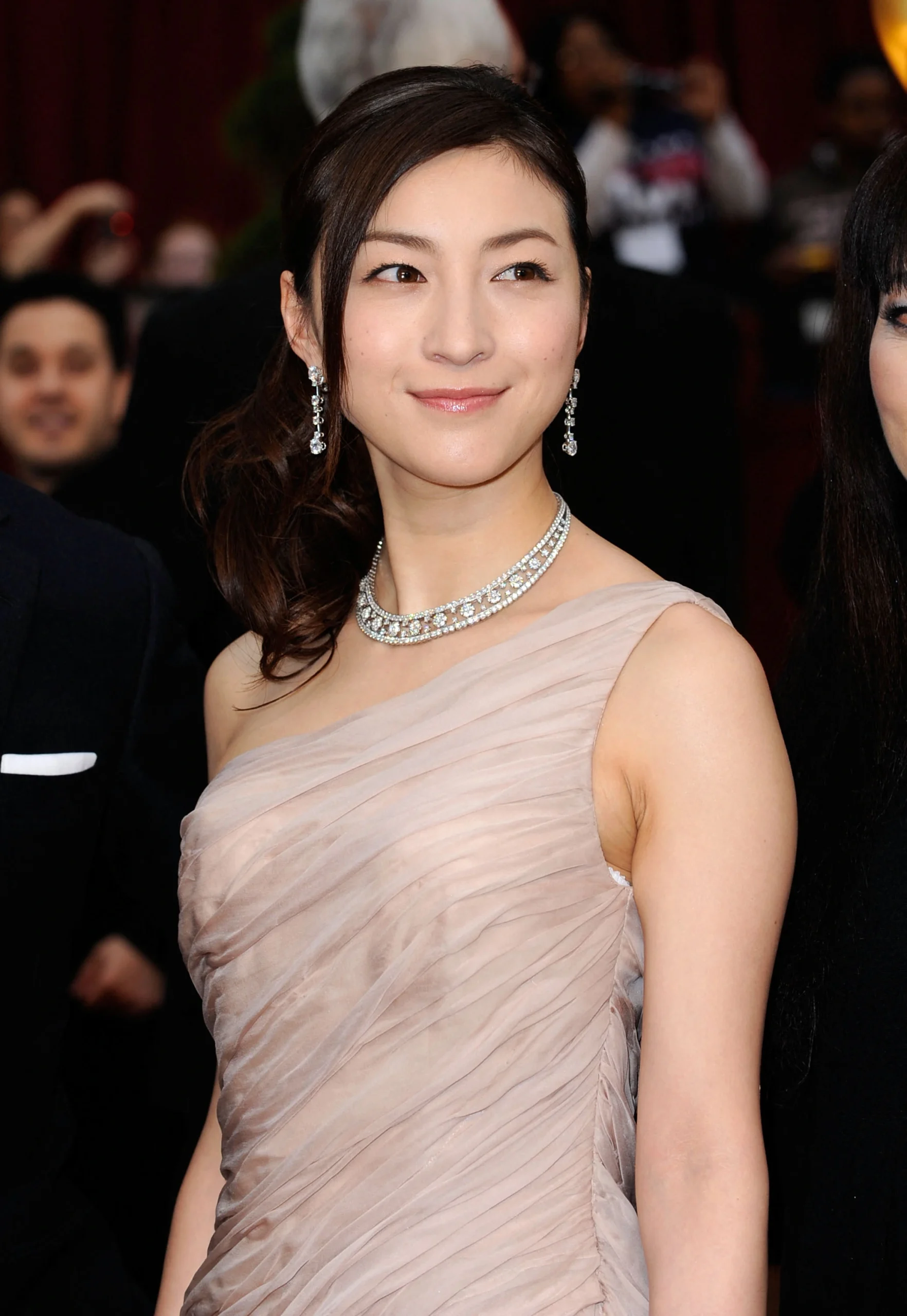 Ryoko Hirosue profile