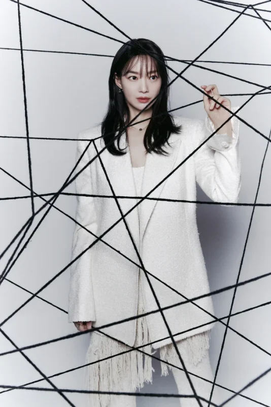 Shin Min-ah Opens Up About Craving Villain Roles 1