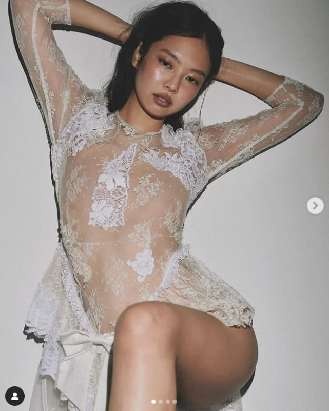 Jennie’s Boldly Revealing New Photoshoot