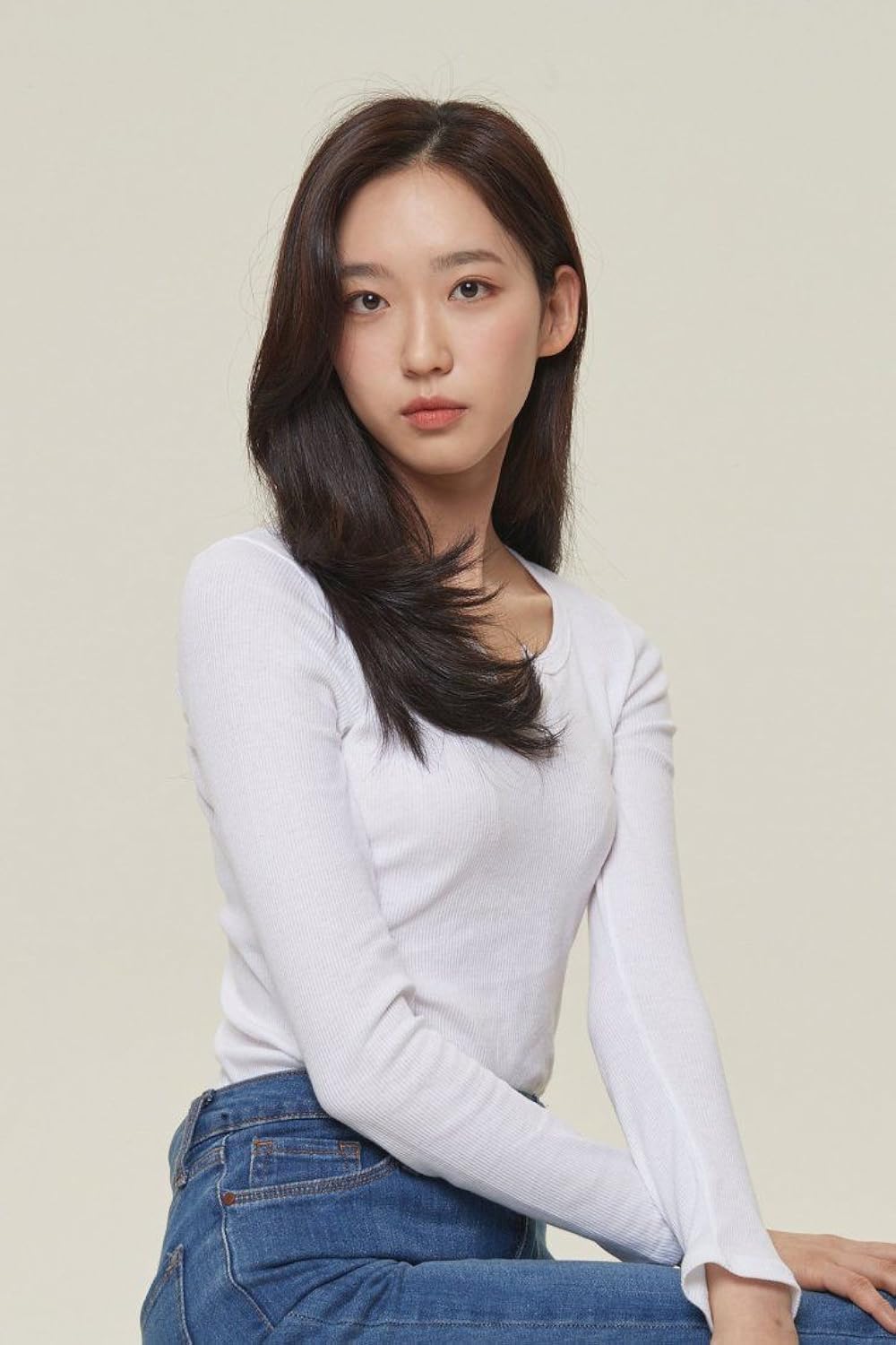 Han Ji-hyun profile 1