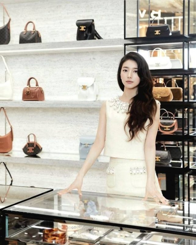 Suzy and Park Bo-gum Stun Visuals in Elegant Couple Look 4