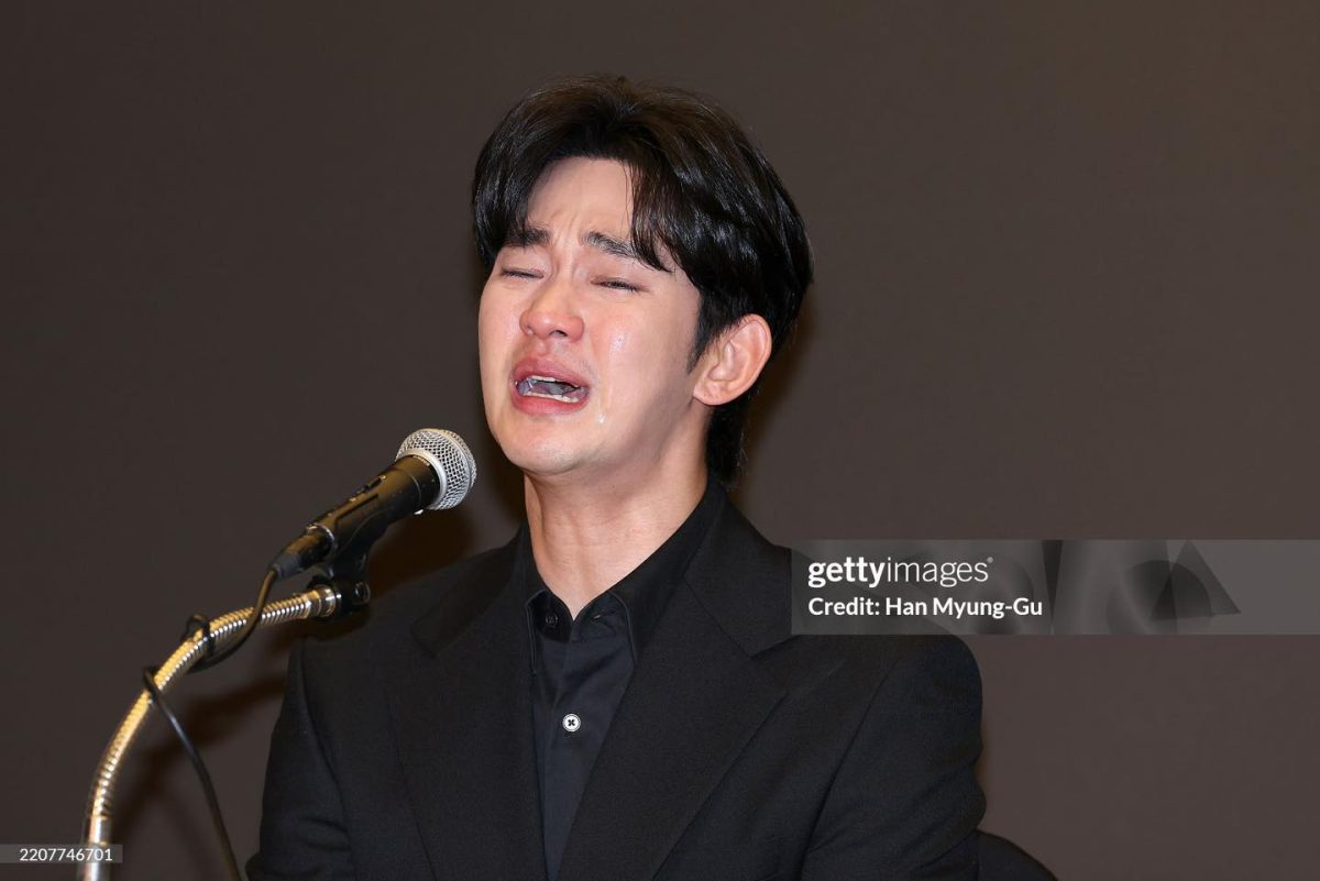 Kim Soo-hyun Press Conference Worn-Out Makeup 3