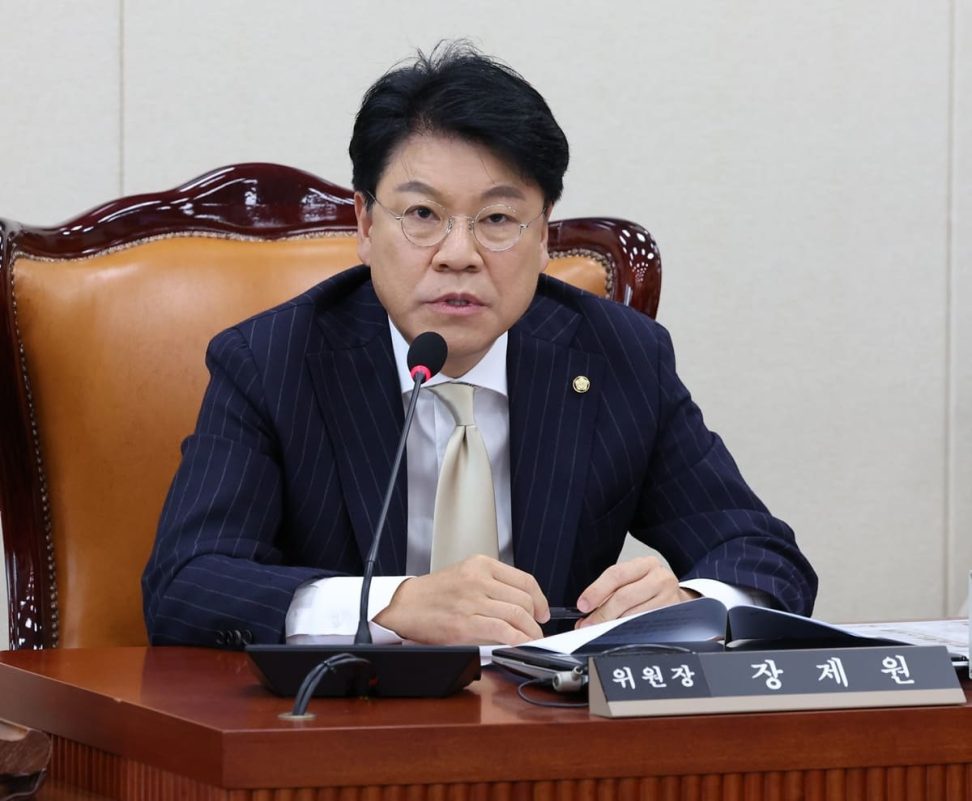 Rapper NOEL Pens Heartbreaking Letter to Late Father Ex-Lawmaker Jang Je-won 2