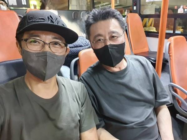 choi jung-woo moon hee-kyung ahn jae-wook tributemen-masks-bus-eyewear.