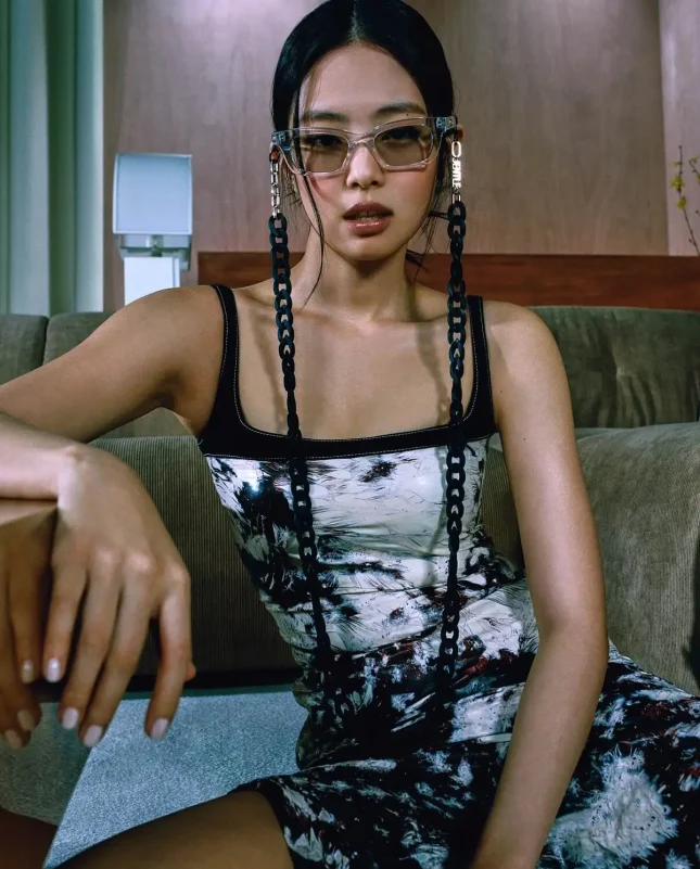 gentle monster karina jennie campaignJennie-Sunglasses-Dress-Chains.