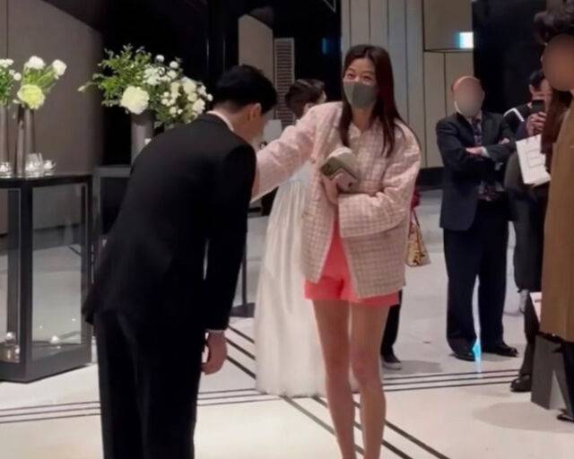 jun-ji-hyun-wedding-guest-fashion