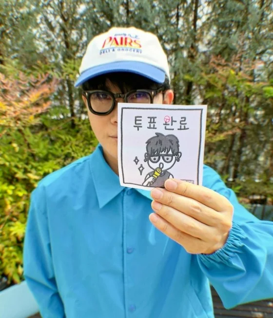 korean-celebrities-early-voting-yoon-lee-seung-hwan