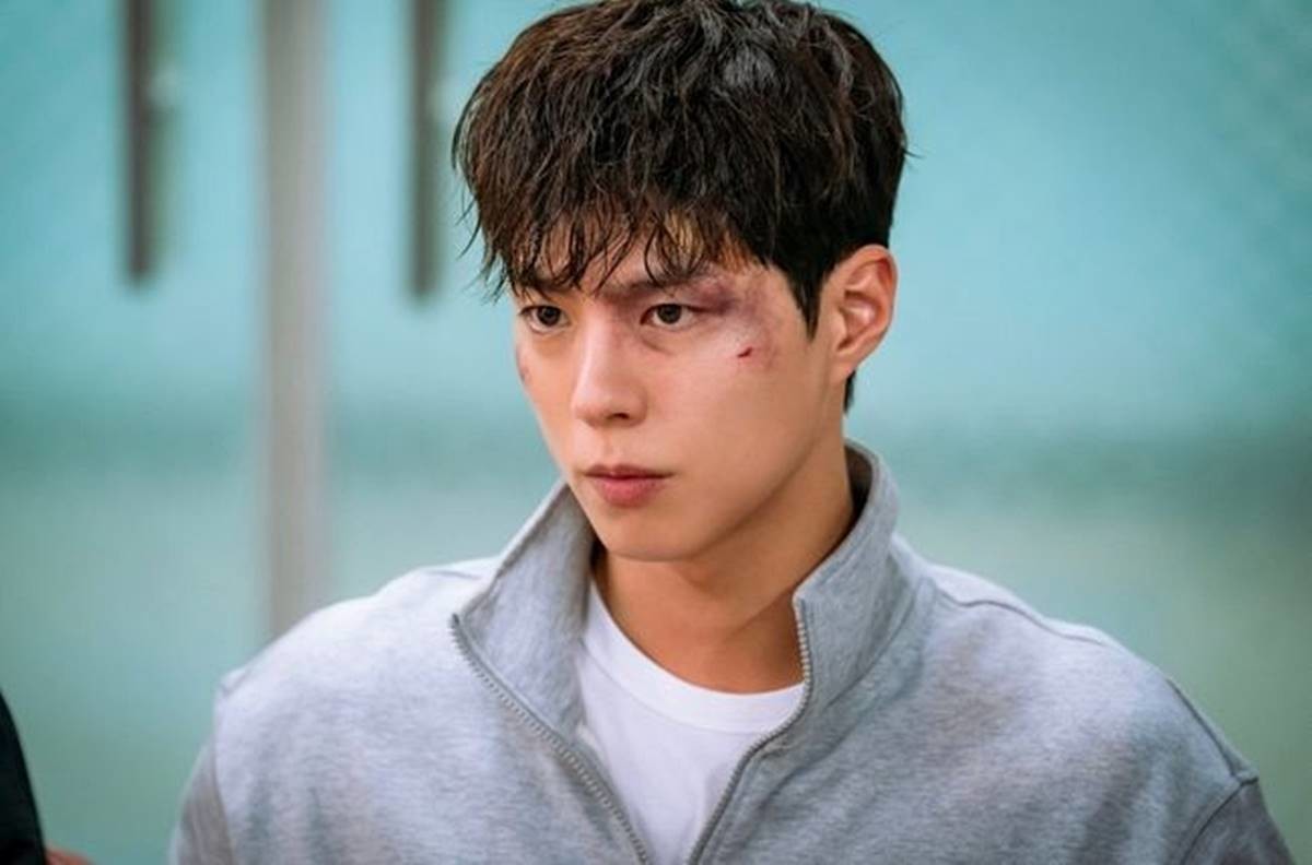 good boy k-drama park bo-gum kim so-hyunAsian-man-bruise-jacket.