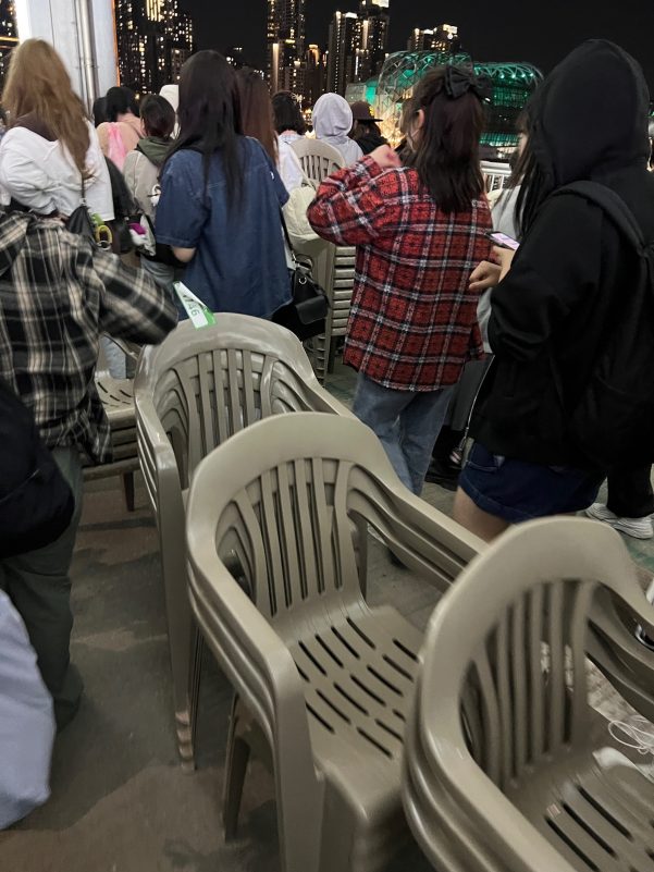SEVENTEEN 10th anniversary showcase fans 1