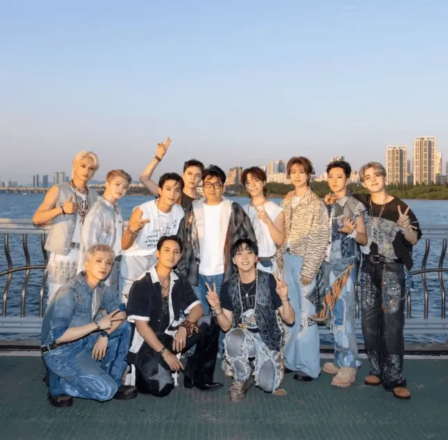 bang si-hyuk seventeen photogroup-outdoors-posing-cityscape.