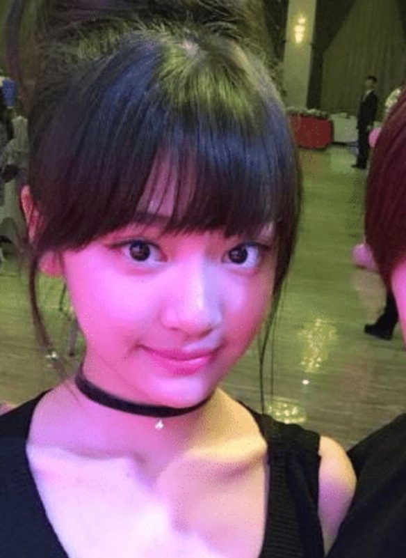 ningning plastic surgery rumorswoman-bangs-choker-pink.