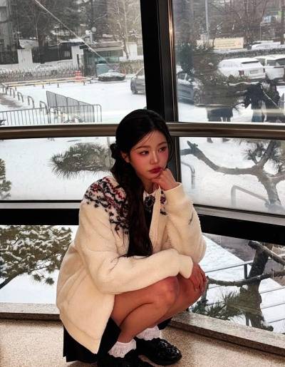 Jang Wonyoung campus fashion 6