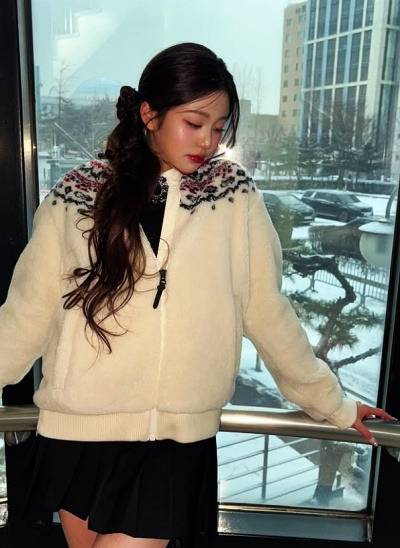 Jang Wonyoung campus fashion 2